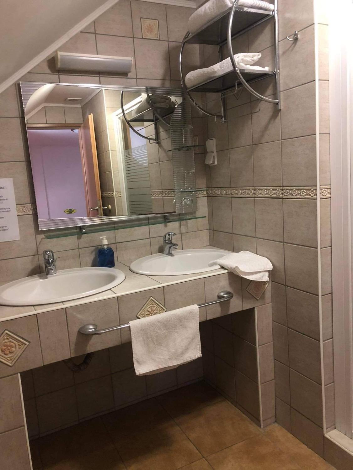 Kemences Fogado Bed & Breakfast Tardos Dış mekan fotoğraf